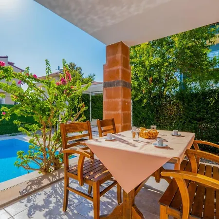Hotel Infinity White 4*