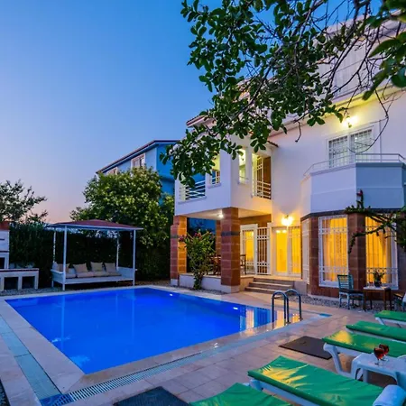Hotel Infinity White 4*